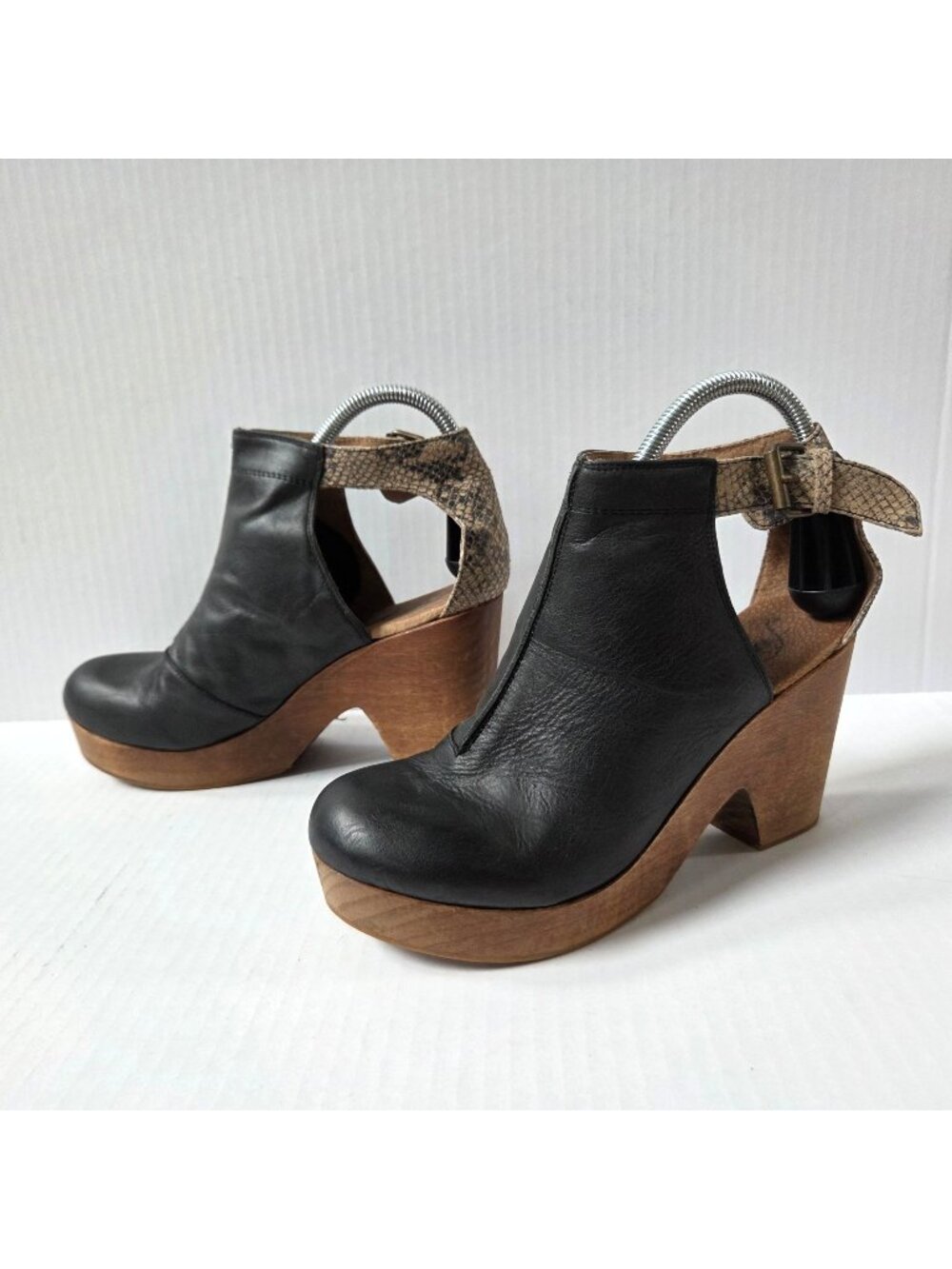 Free People Shoes 40 Black Leather Snakeskin Amber Orchard Boho Platform Clogs